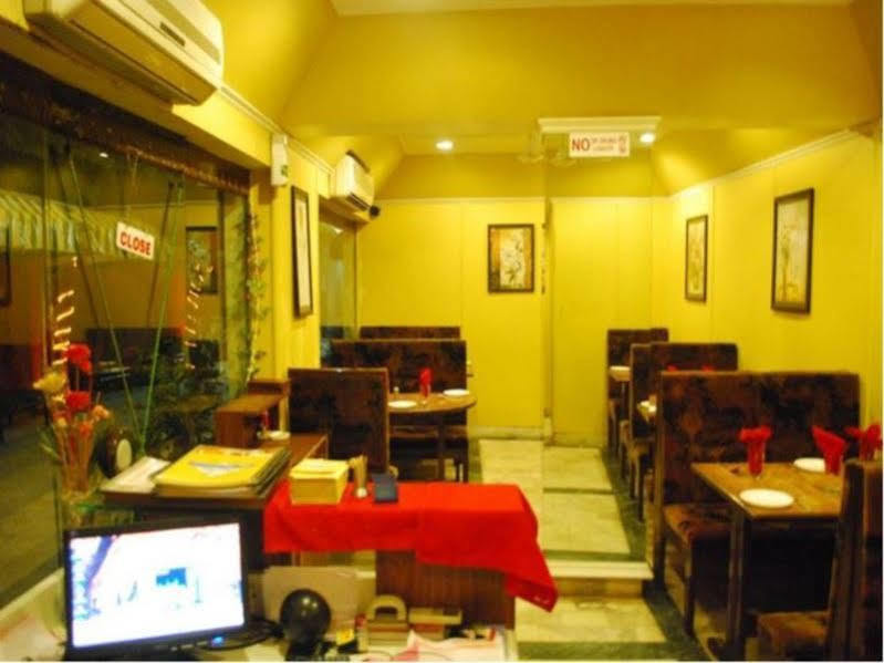 Royal Otel Amhedabad Dış mekan fotoğraf